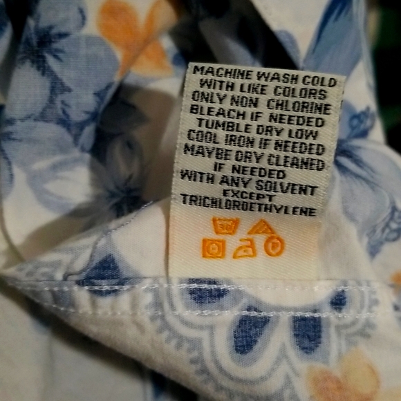 Quiksilver, Size - L, Color - White with blue and yellow flower pattern - Picture 7 of 10